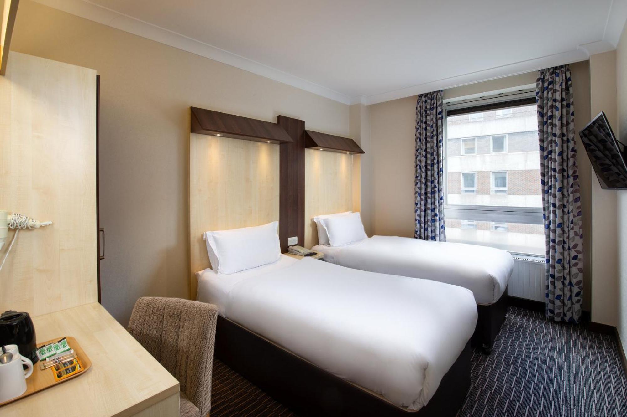 Royal National Hotel Лондон Экстерьер фото