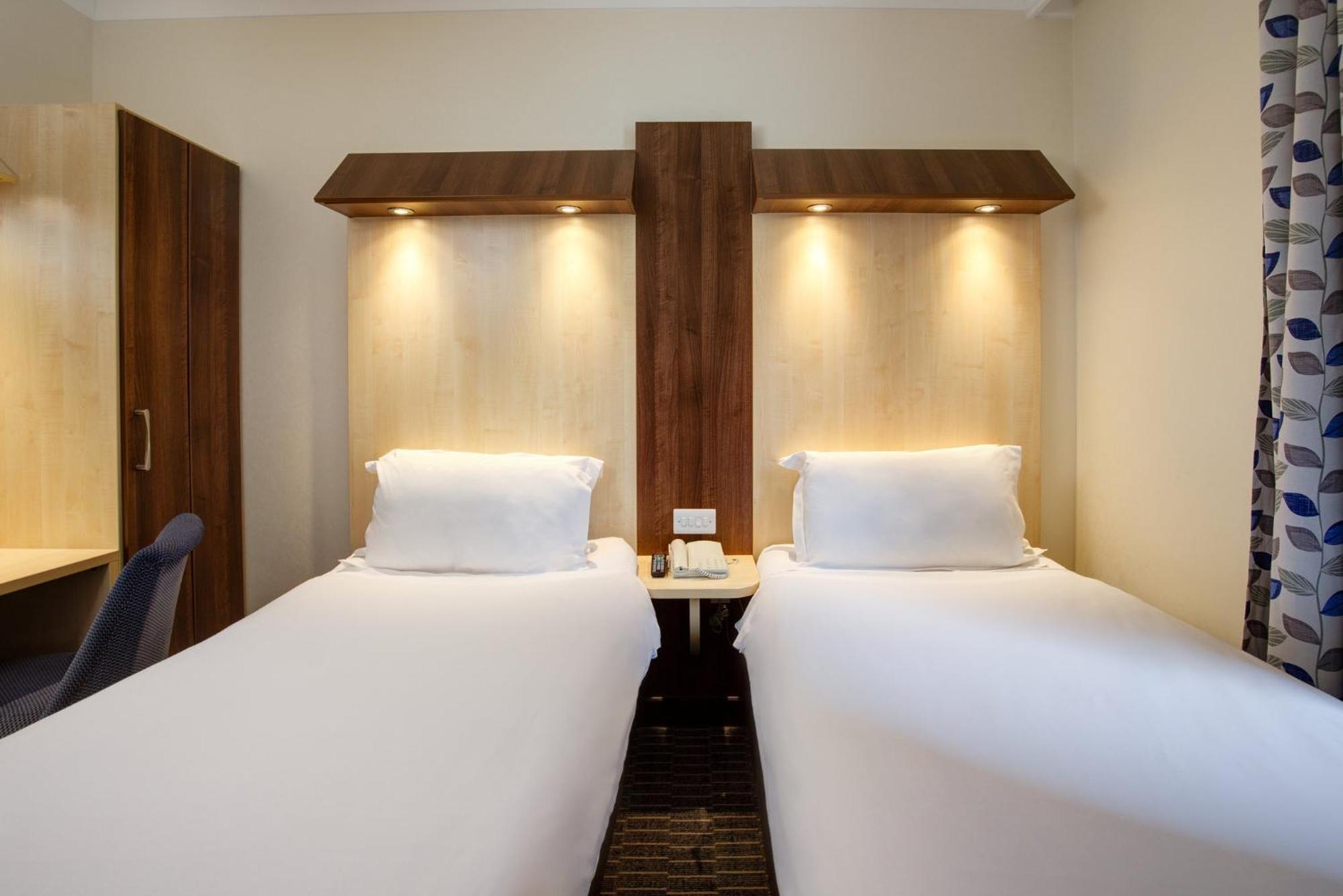 Royal National Hotel Лондон Экстерьер фото