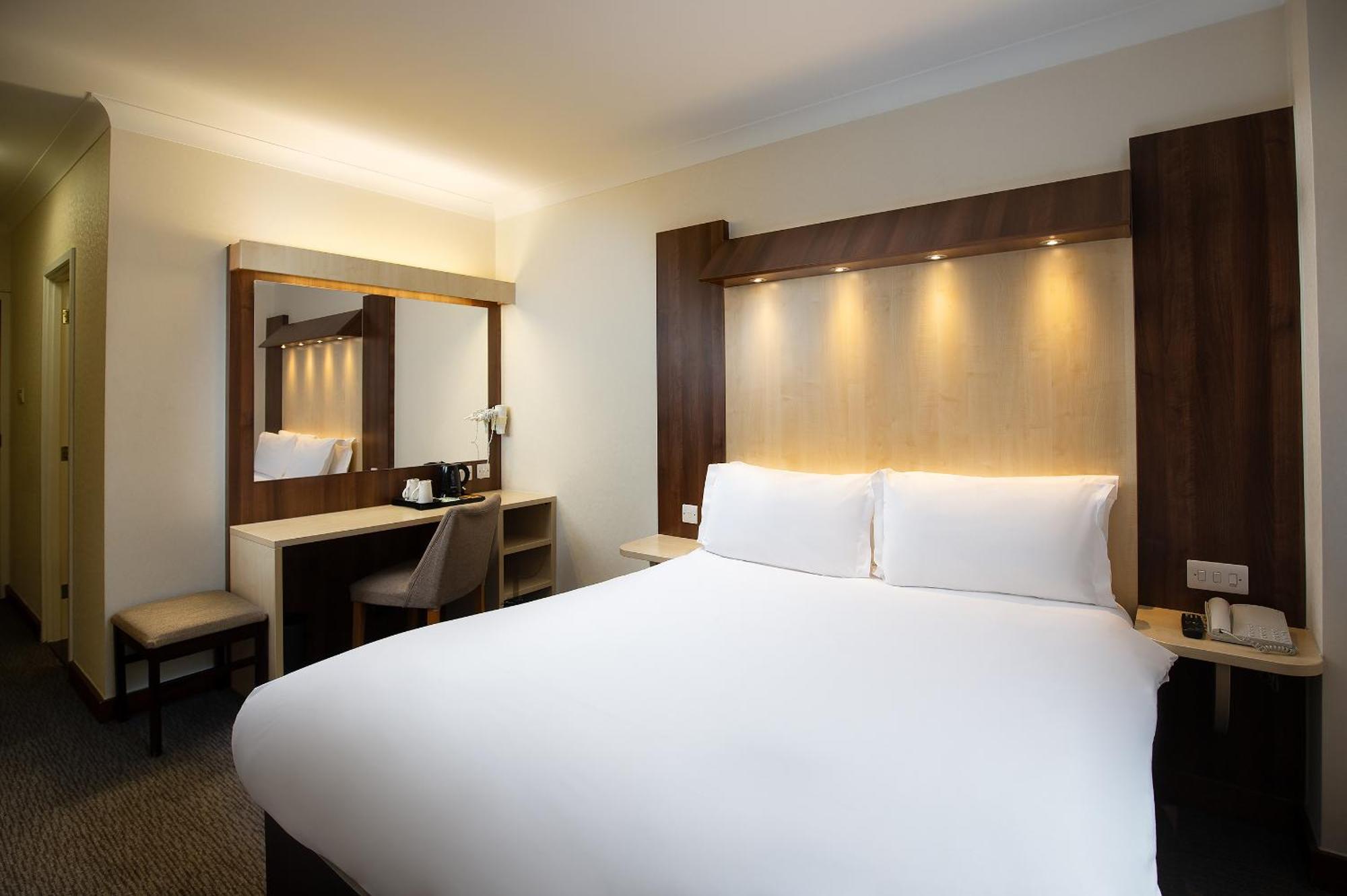 Royal National Hotel Лондон Экстерьер фото
