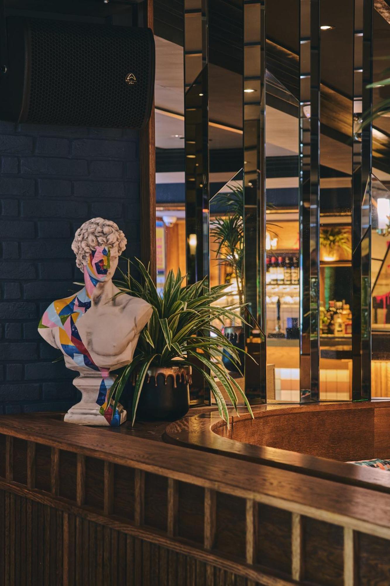 Royal National Hotel Лондон Экстерьер фото
