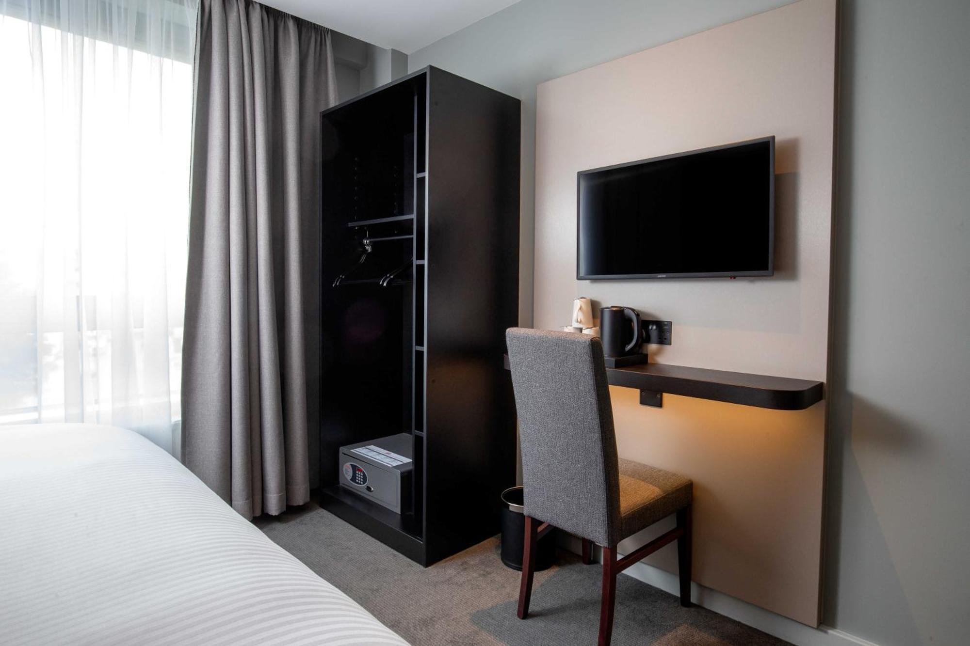 Royal National Hotel Лондон Экстерьер фото
