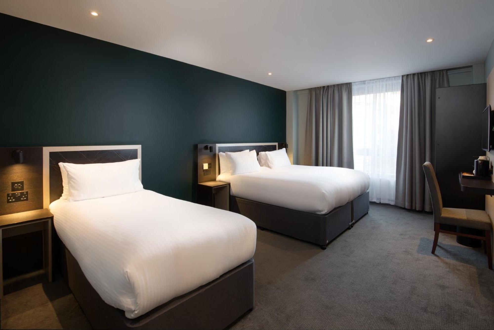 Royal National Hotel Лондон Экстерьер фото