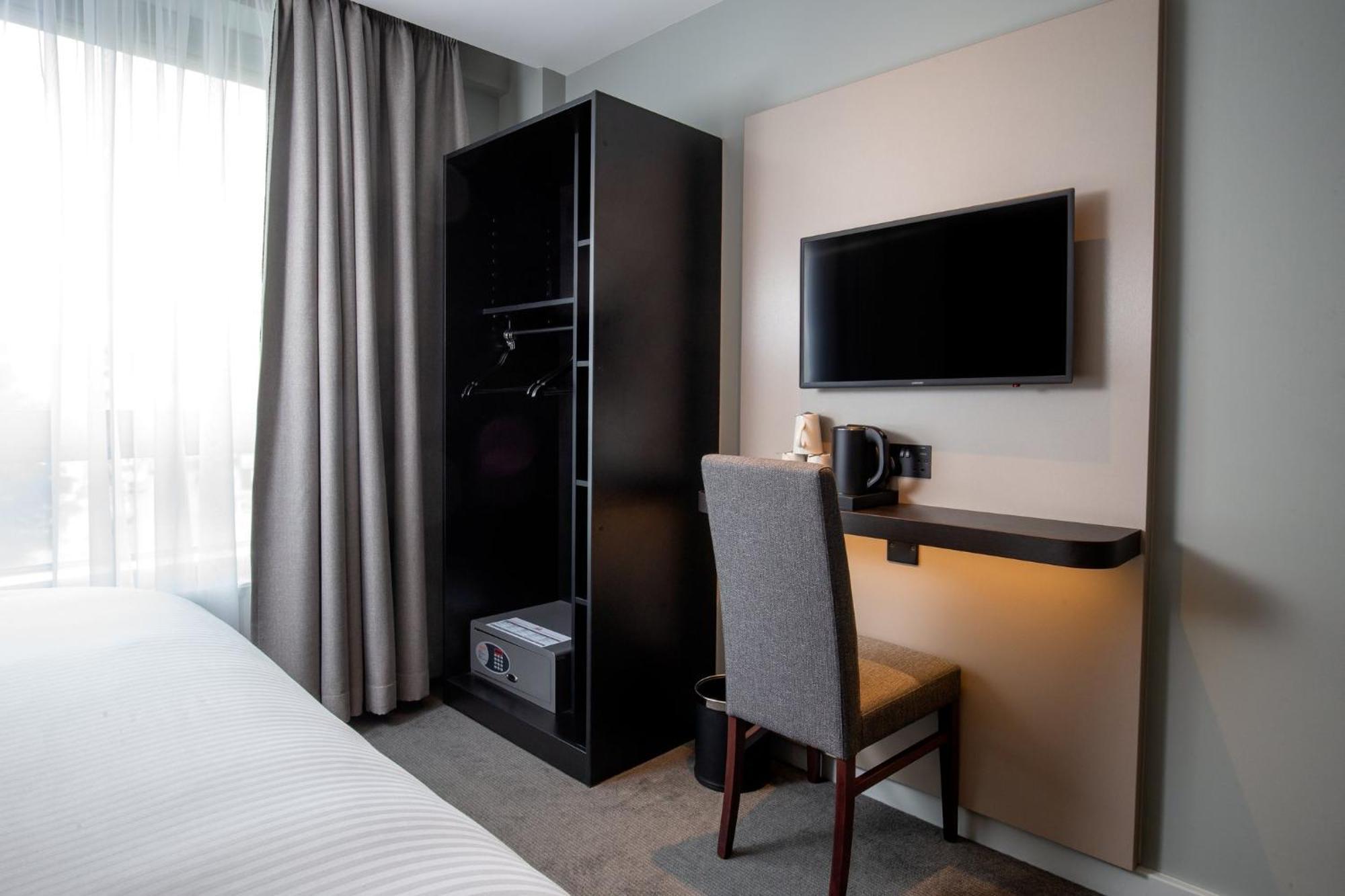 Royal National Hotel Лондон Экстерьер фото