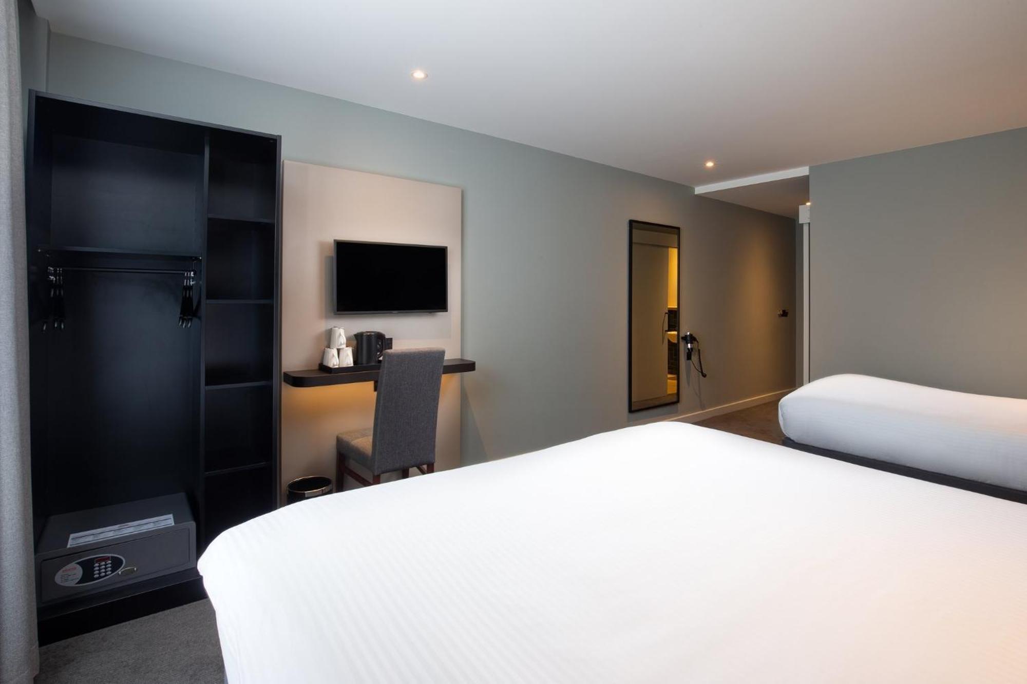 Royal National Hotel Лондон Экстерьер фото